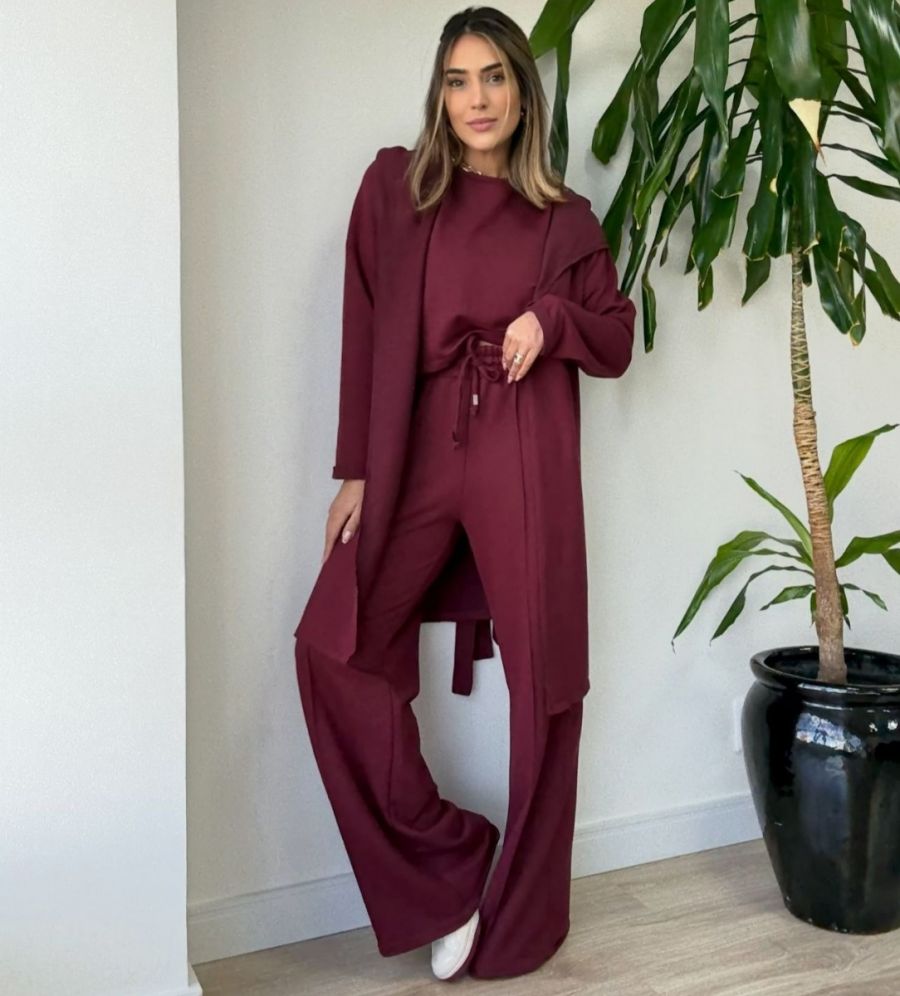 Conjunto Calça + blusa + trench-coat