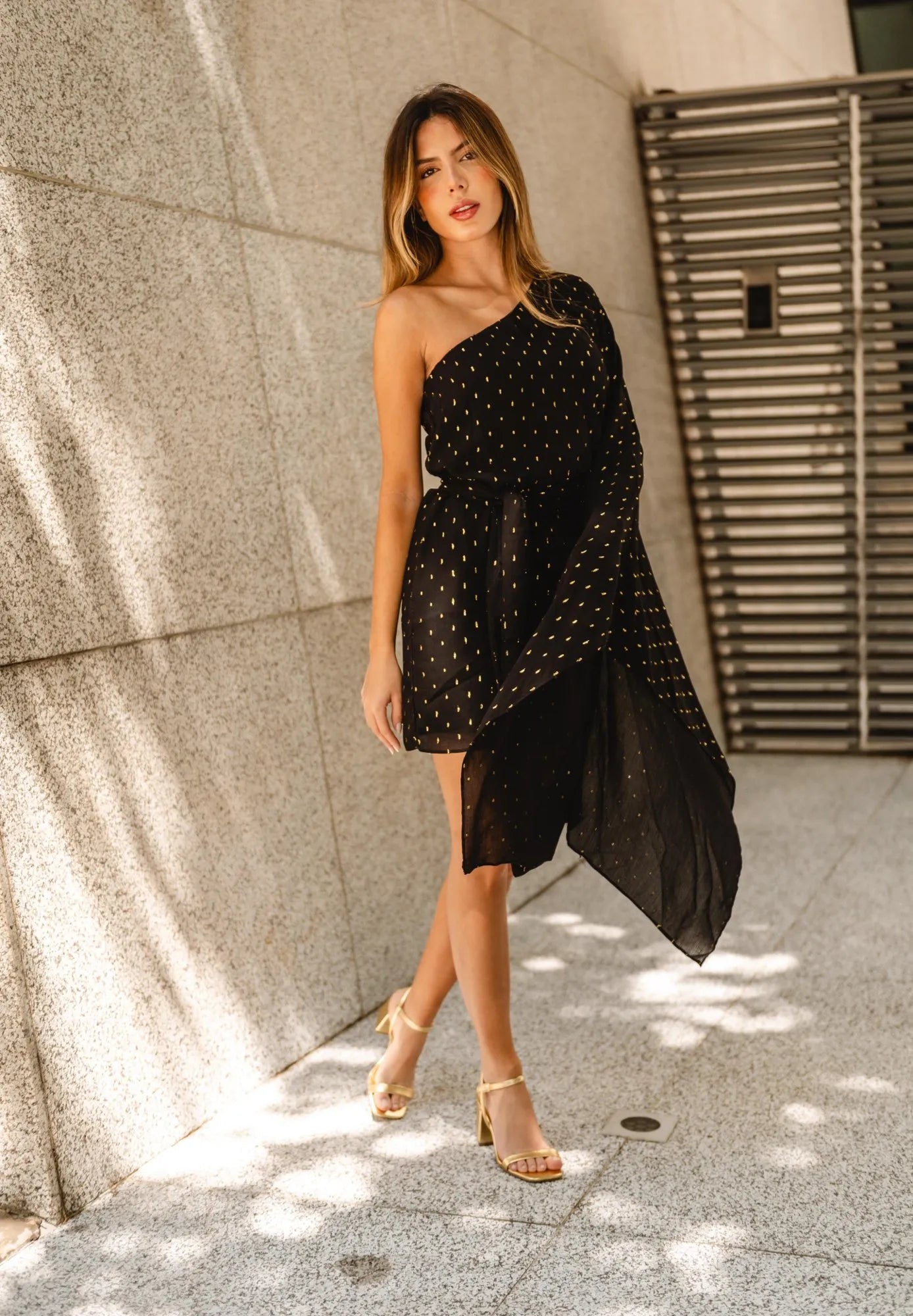 Robe courte à l'ombre