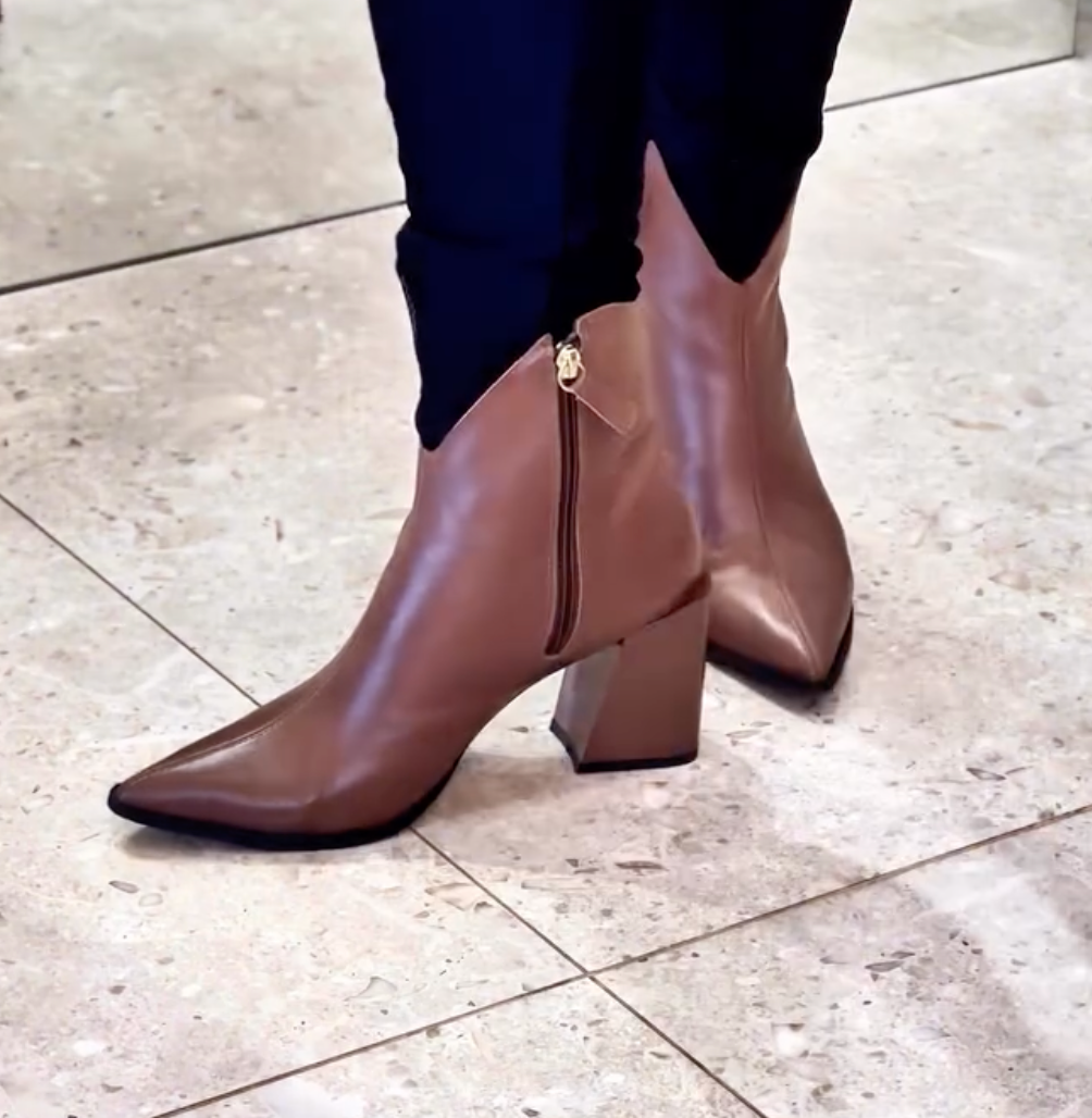 Bota Raffaela Cap Toe Couro Legítimo