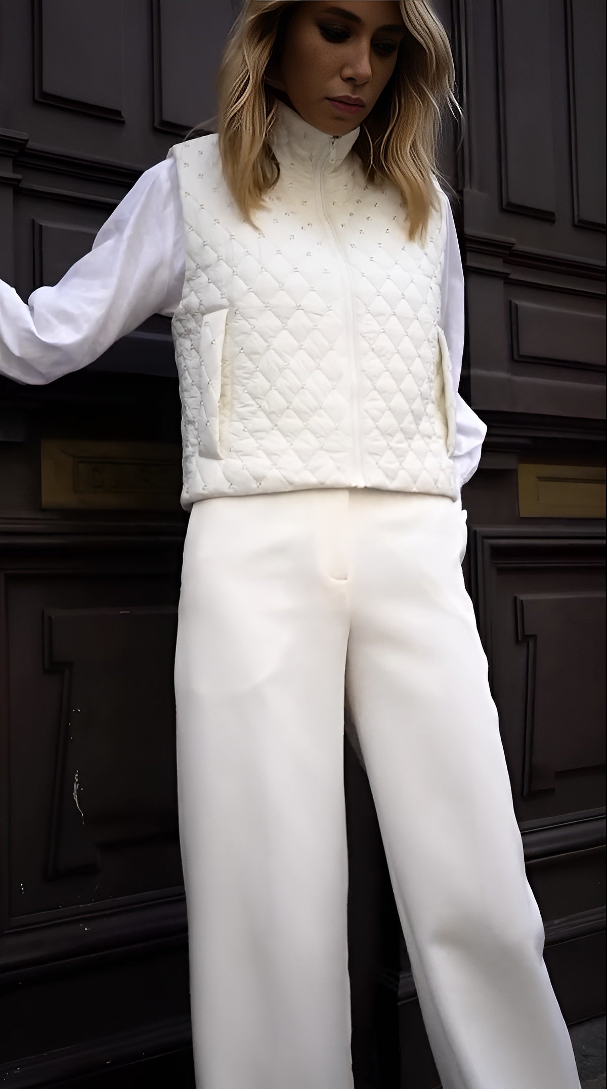 Colete Matelassê Off-White avec détails délicats