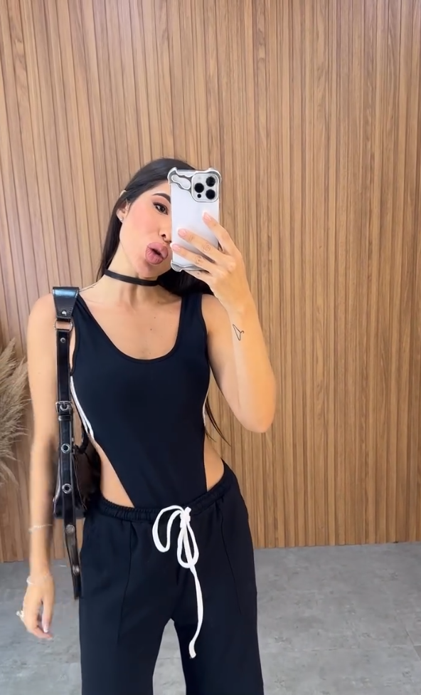 Corps Yasmin