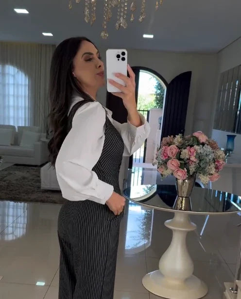 Macacão Executiva Chic Alfaiataria Risca de Giz com Camisa Branca