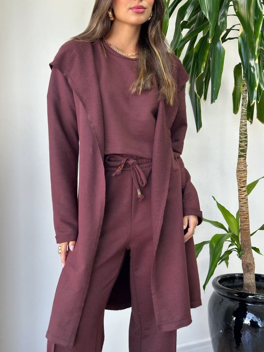 Conjunto Calça + blusa + trench-coat