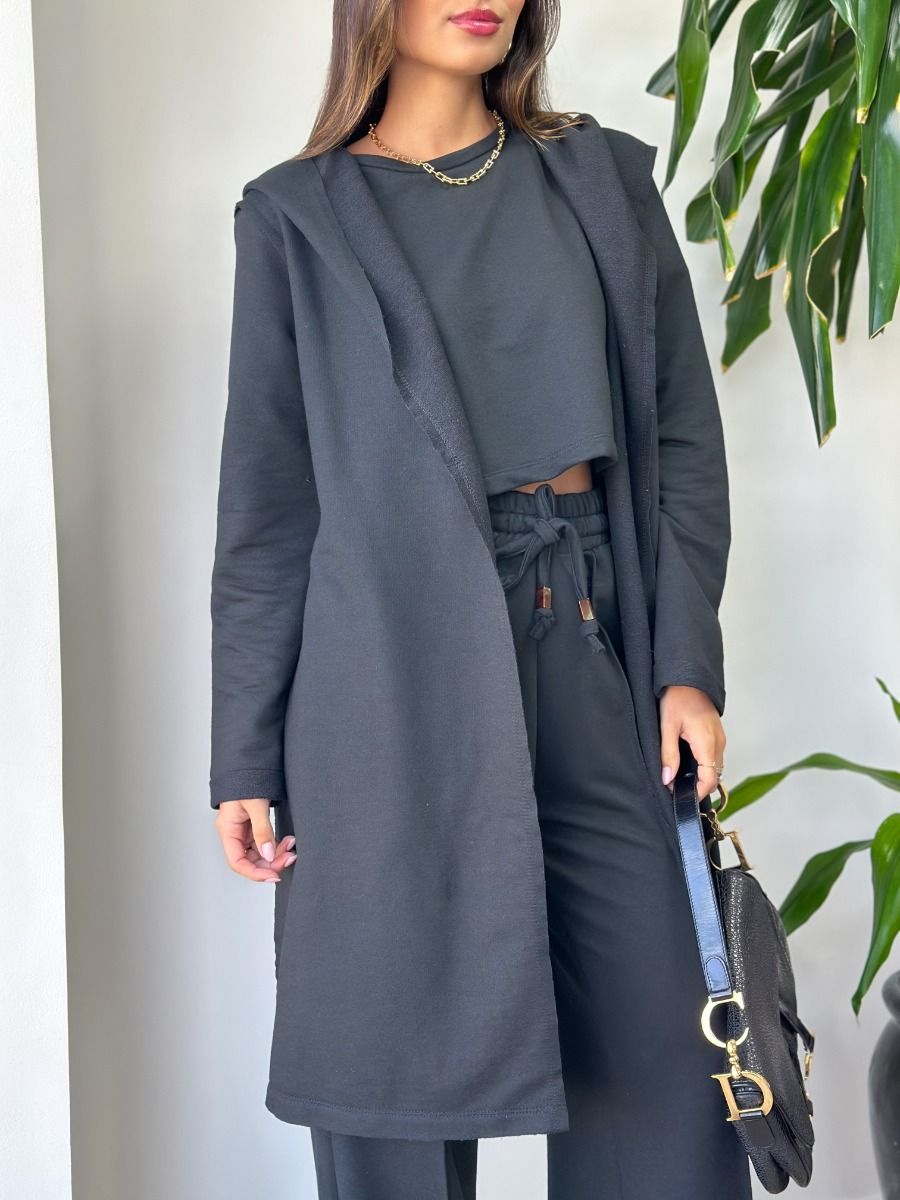 Conjunto Calça + blusa + trench-coat