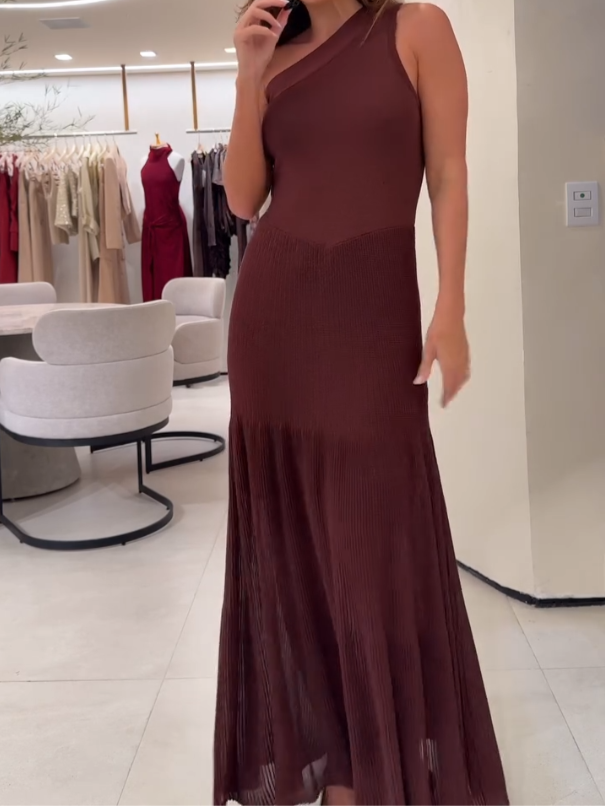 Robe Longue de Tricô Assimétrique