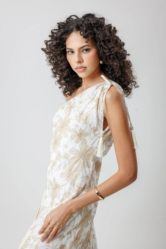 Robe longue brodée romaine
