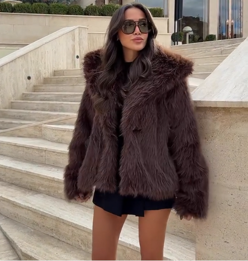 Veste Astrid en fausse fourrure.