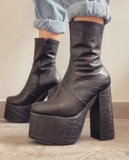 Bota Avelyne Couro Legítimo 