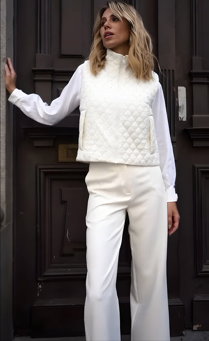 Colete Matelassê Off-White avec détails délicats
