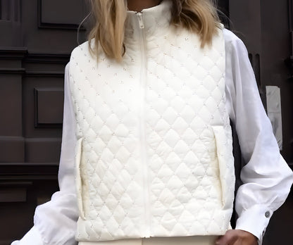 Colete Matelassê Off-White avec détails délicats