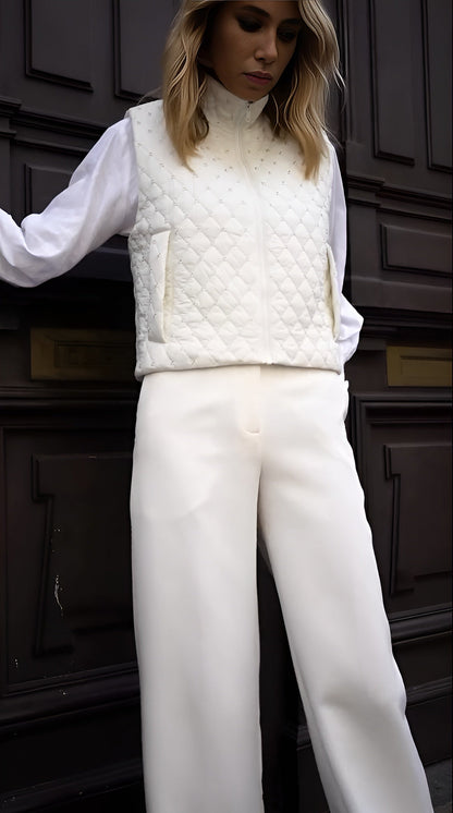 Colete Matelassê Off-White avec détails délicats