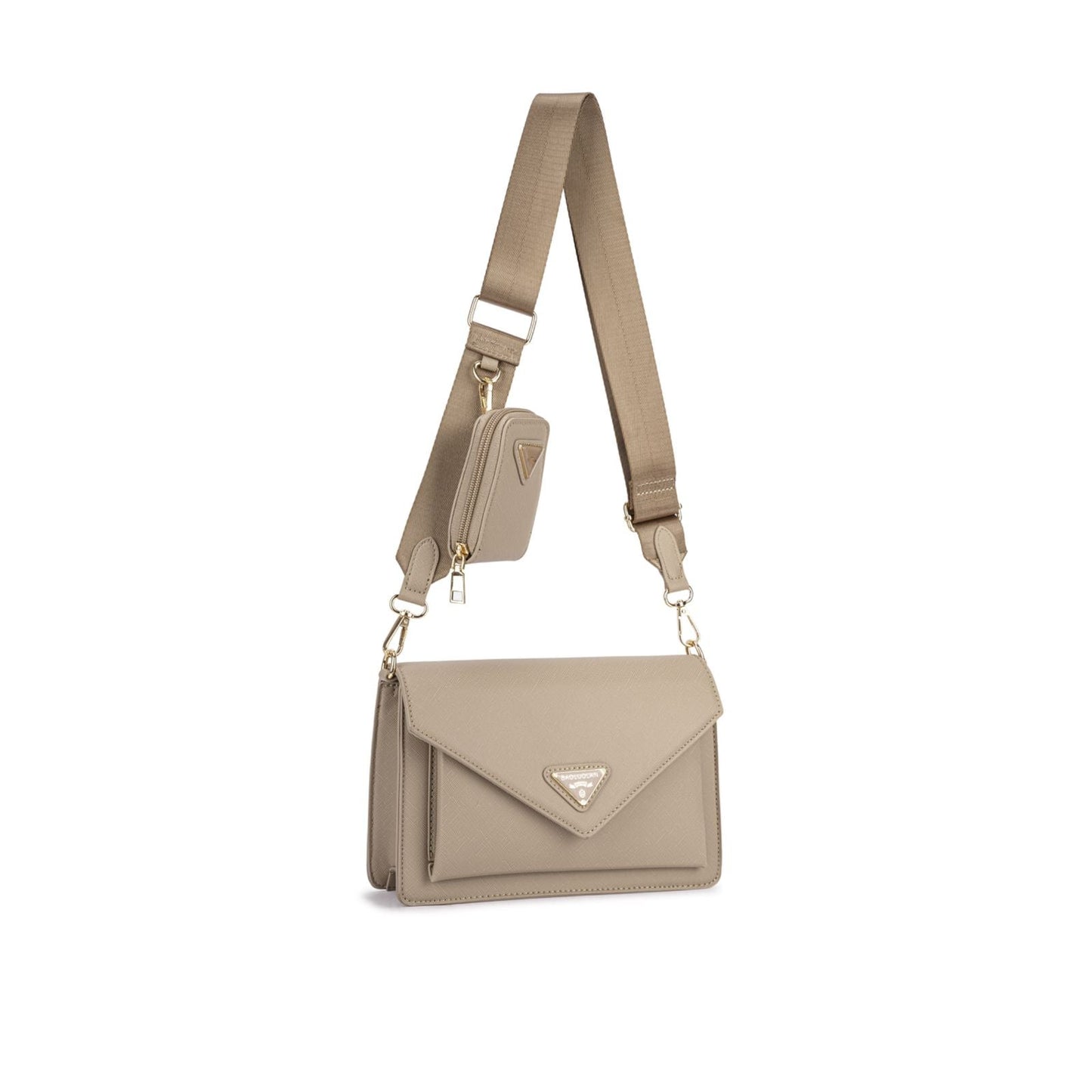 Sac transversal avec grande largeur et détails métalliques