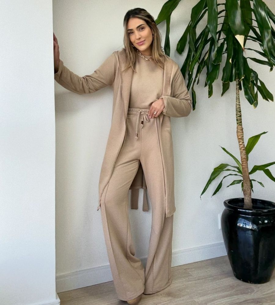 Conjunto Calça + blusa + trench-coat 