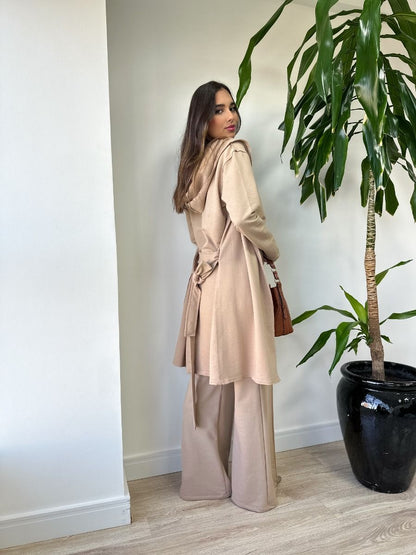 Conjunto Calça + blusa + trench-coat 