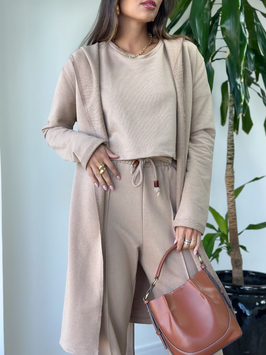 Conjunto Calça + blusa + trench-coat 