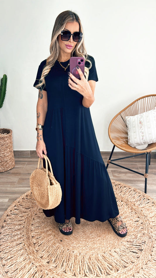 Robe féminine Monica chez Malha Premium 