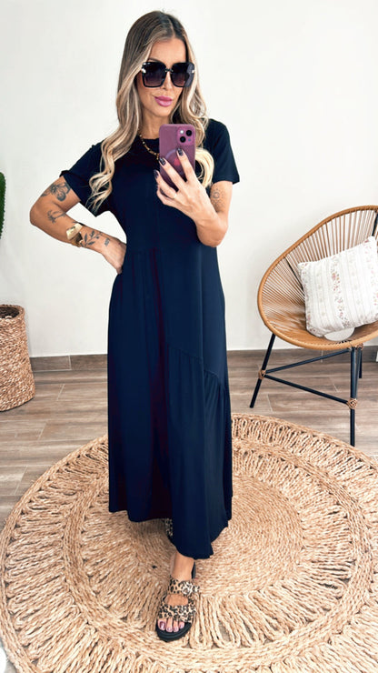 Robe féminine Monica chez Malha Premium 