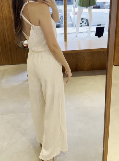 Macacão Branco Minimalista 