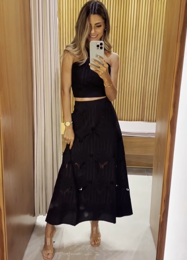 Look Total Black – Cropped + Saia 