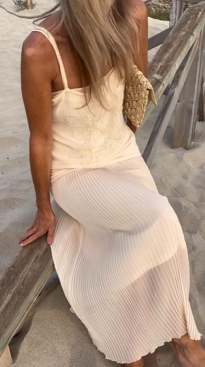 Robe Bege com Bordado em Pérolas Florais