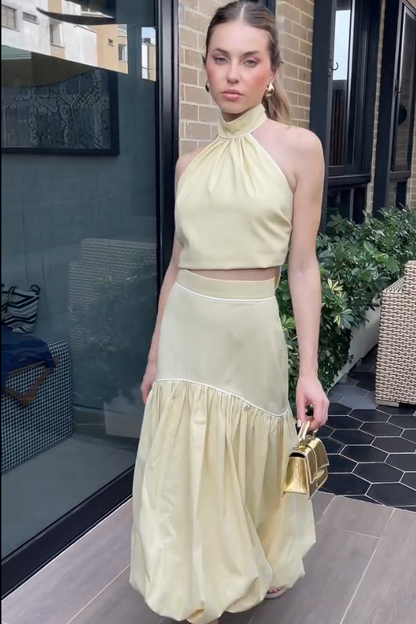 Robe longue dorée chic