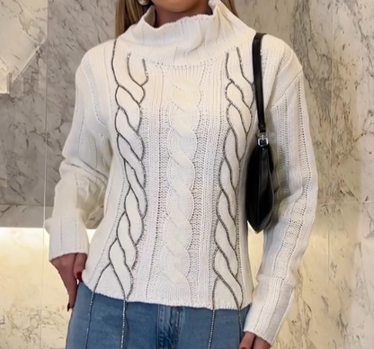Pull en maille blanc cassé avec détails en strass