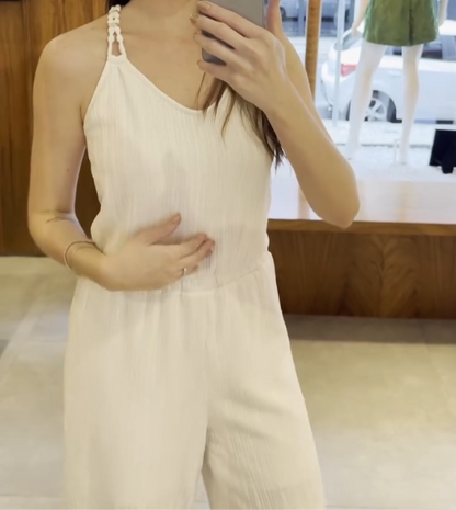 Macacão Branco Minimalista 